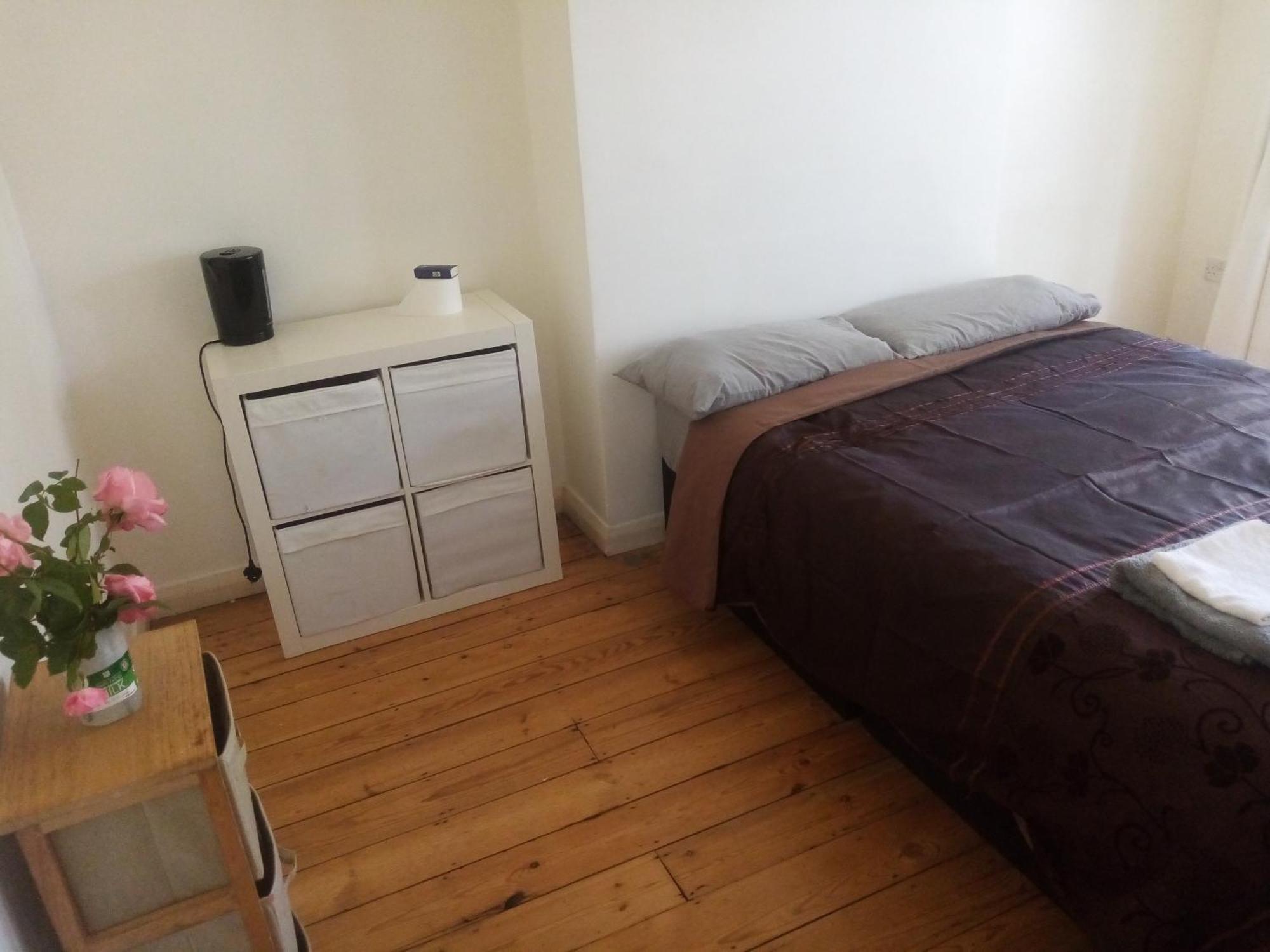 Malaika One Apartment Плъмстед Екстериор снимка